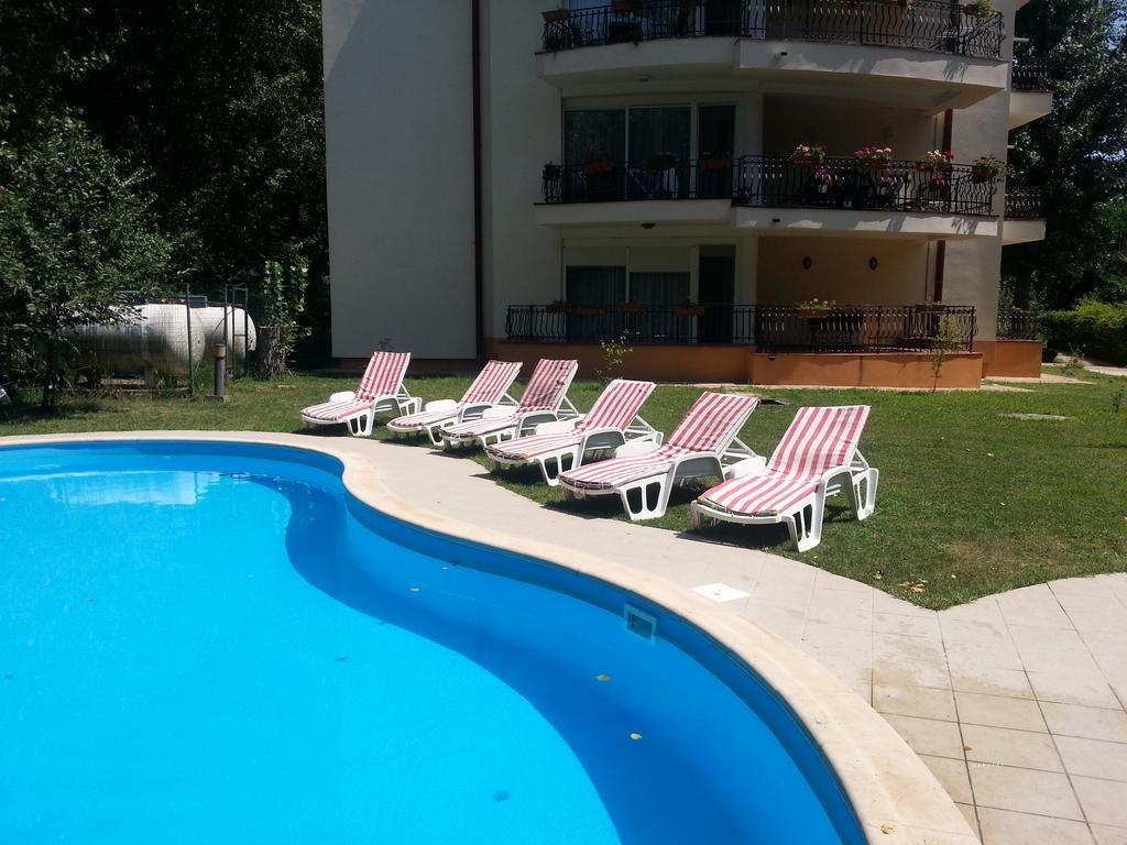 נפטון Club Topaz Apartments מראה חיצוני תמונה