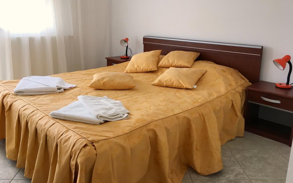 נפטון Club Topaz Apartments מראה חיצוני תמונה