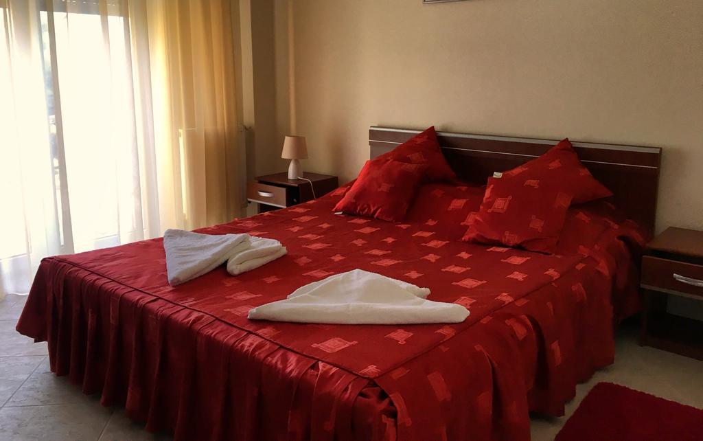 נפטון Club Topaz Apartments מראה חיצוני תמונה
