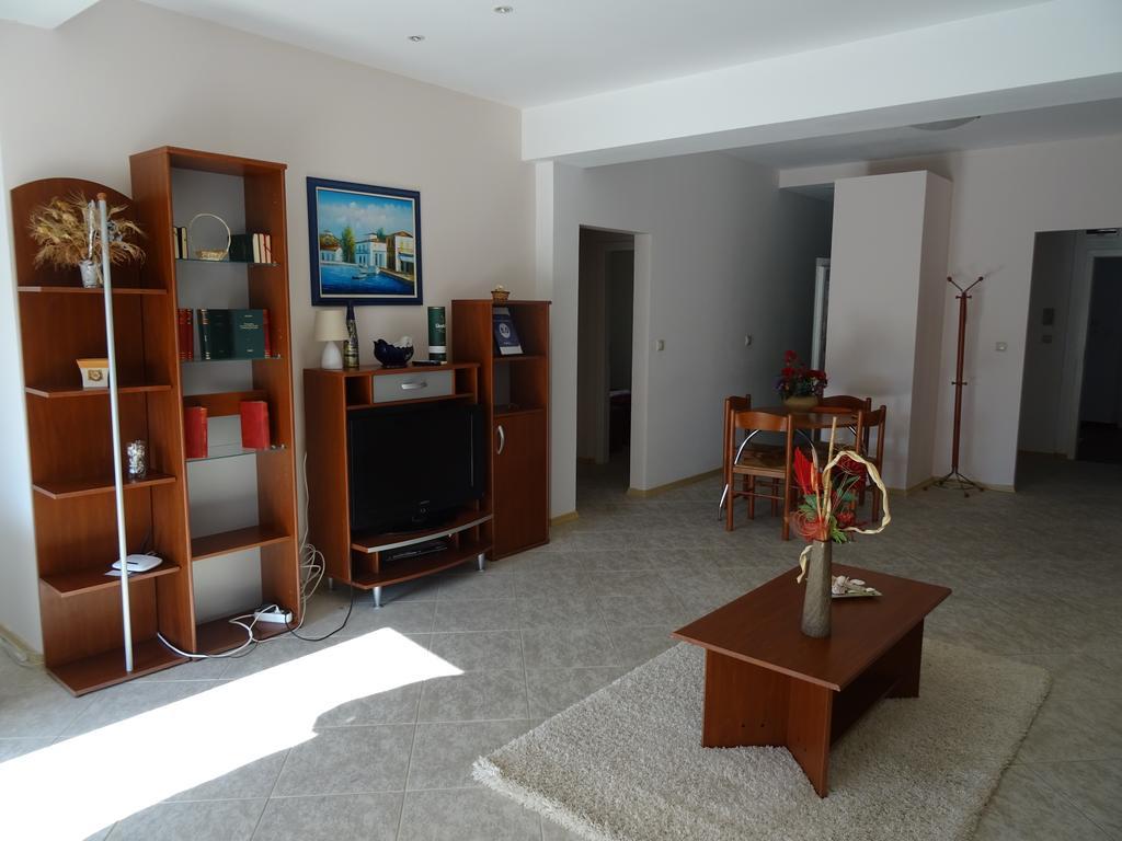 נפטון Club Topaz Apartments מראה חיצוני תמונה
